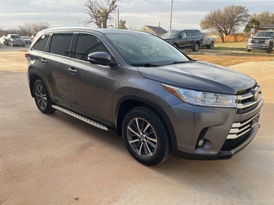 2019 Toyota Highlander SE